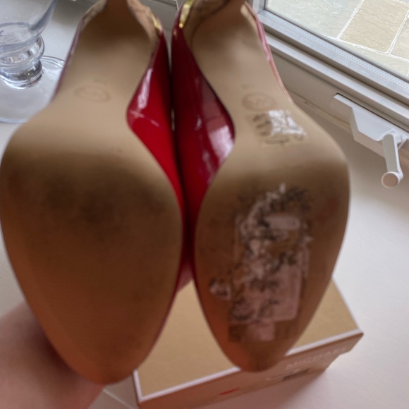 Michael Kors Keegan Pump - Red patent leather shoe with cork heel - Picture 5 of 5